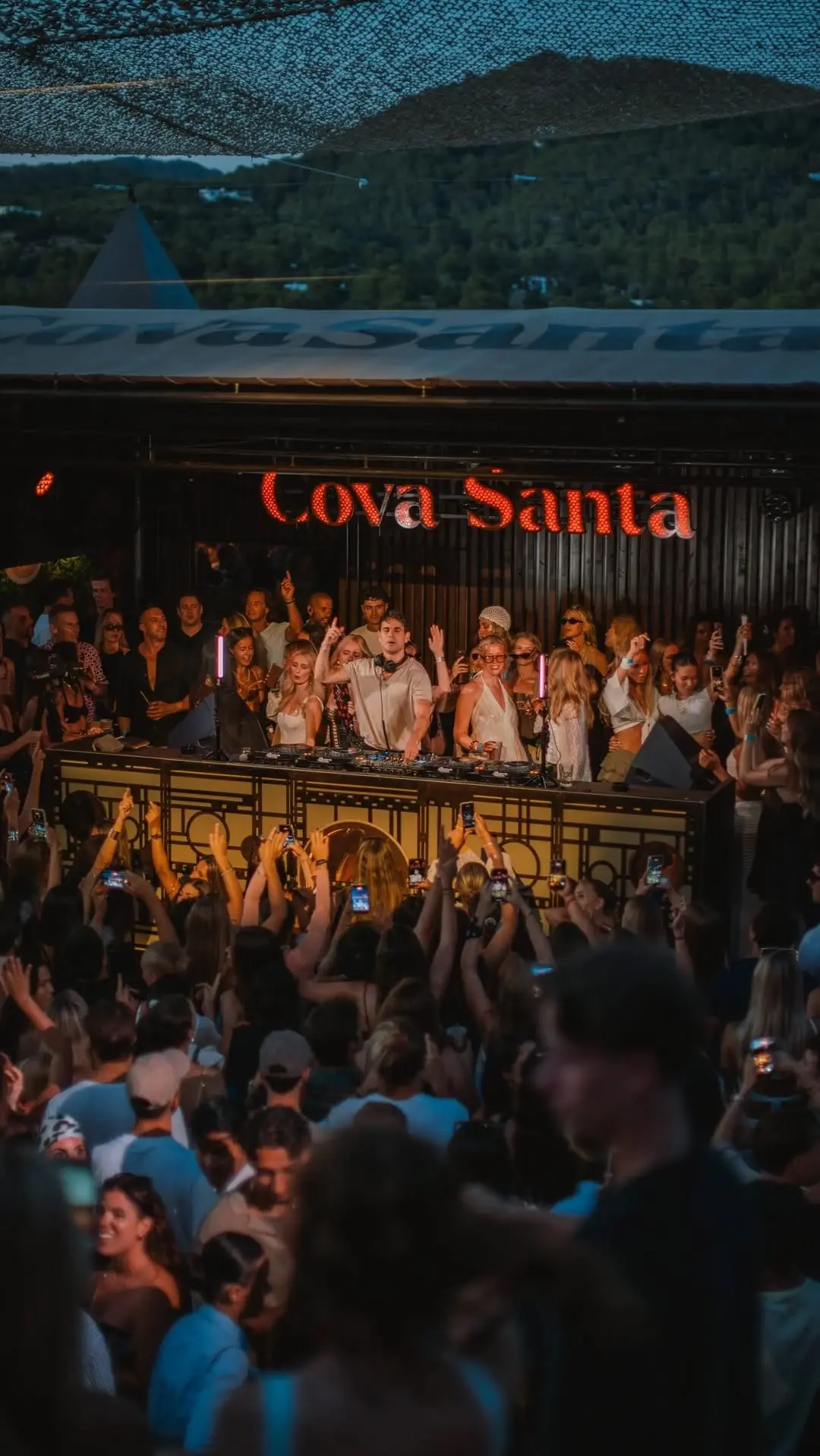 DJ Levi at Cova Santa