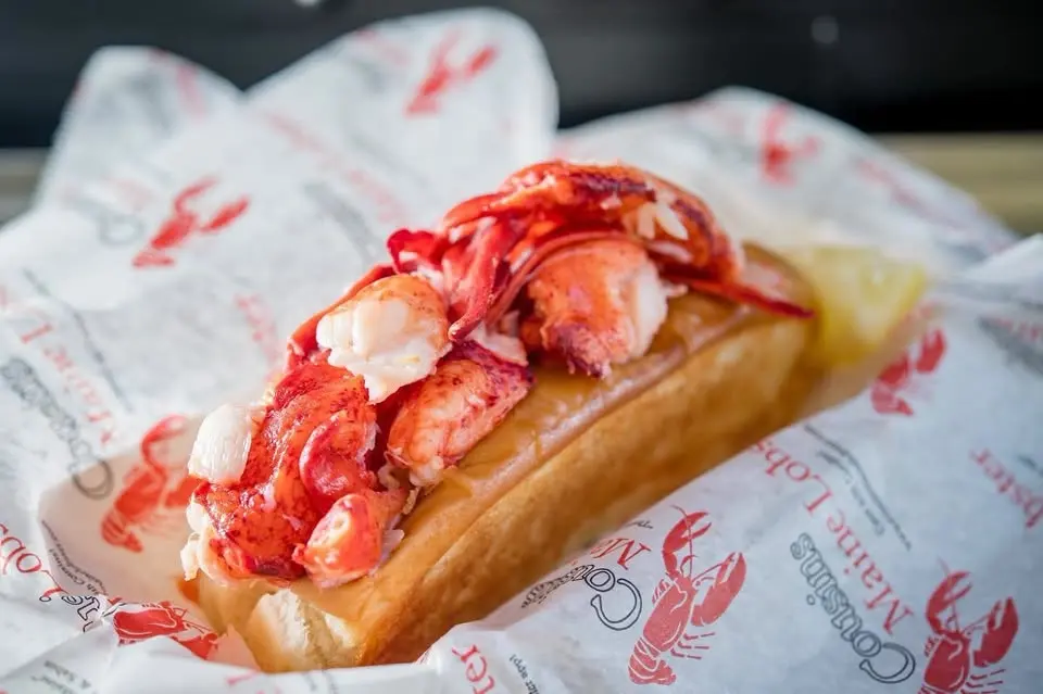 🦞 Cousins Maine Lobster at Springfield Town Center (Tesla Charging Space) ✨