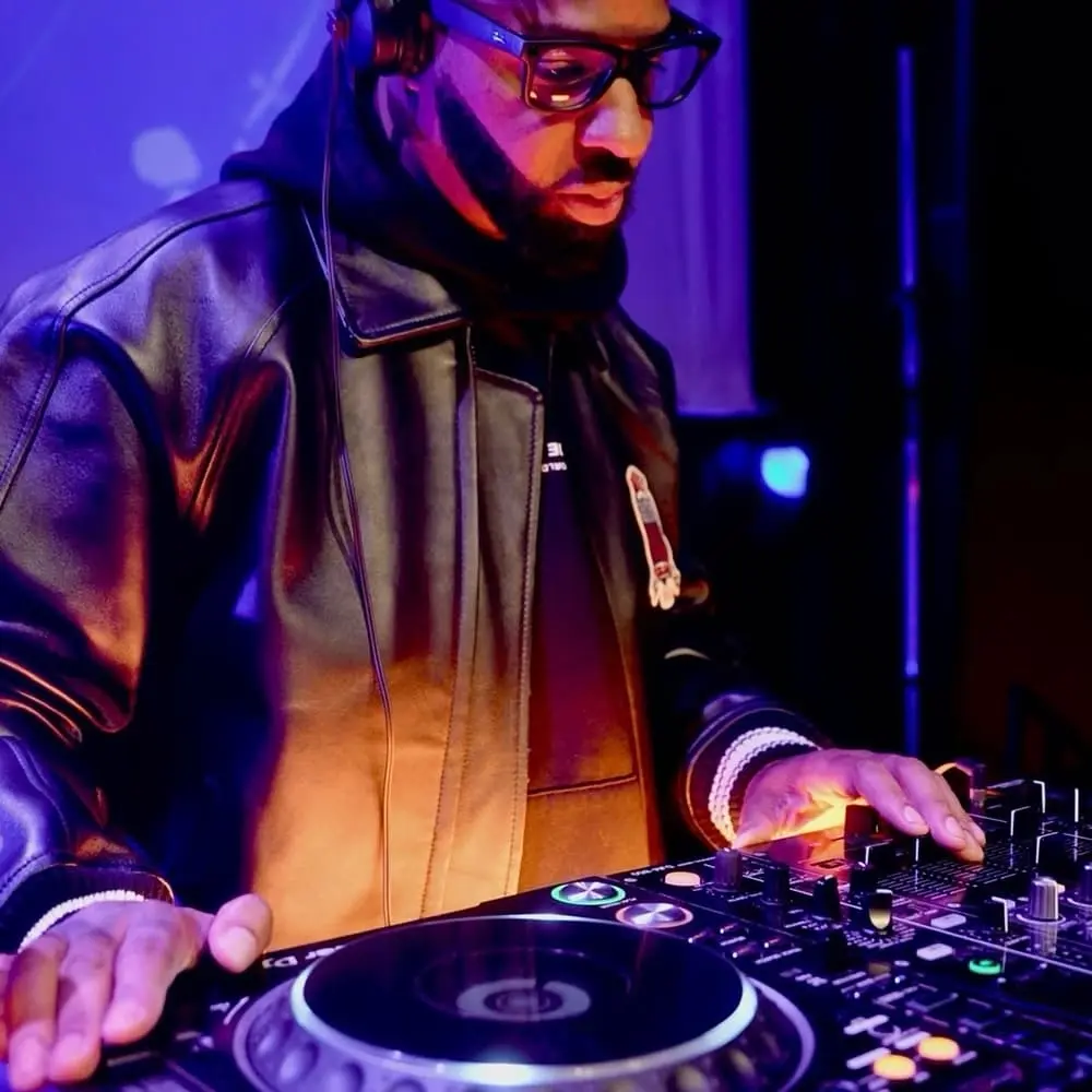 BLACQ Space Presents: DJ Mak10 Live