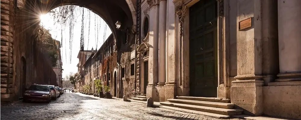 VIA GIULIA