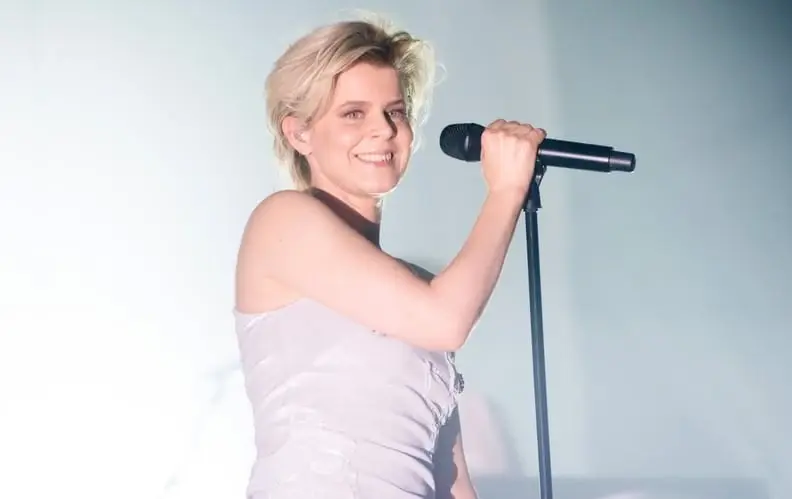 Robyn Ticket