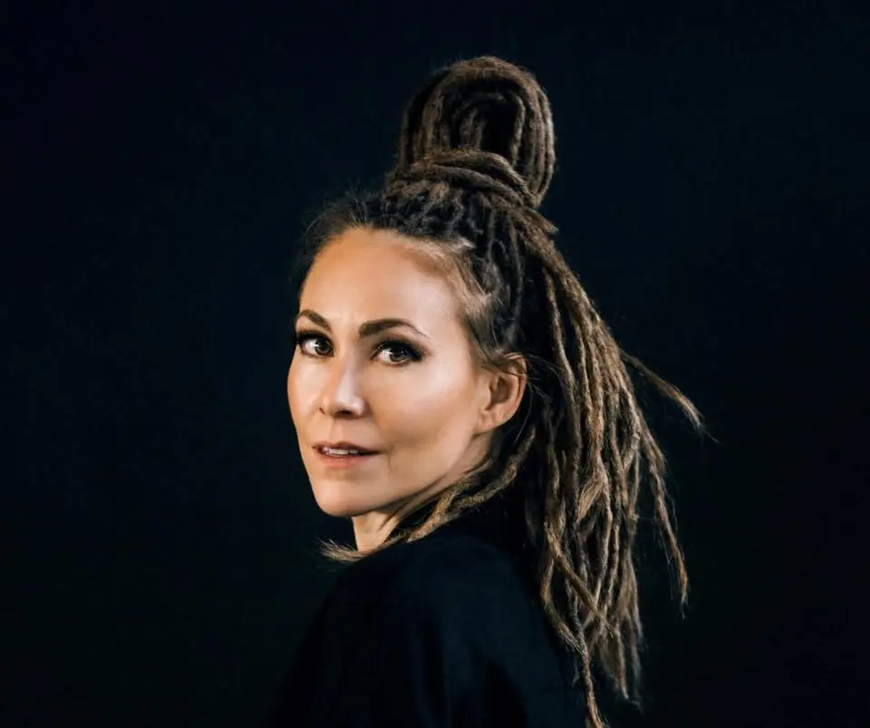 Allsång vid kanalen med Mariette