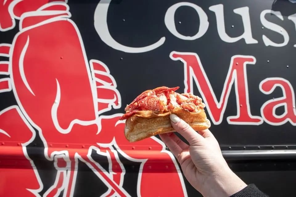 🦞🚚 Cousins Maine Lobster at Venice – AK First Friday Parked in Front of Adidas Originals Store 🎉