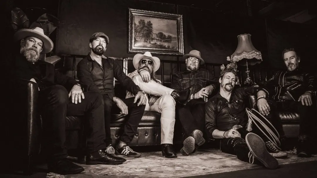 Musteriet Live: A.K & the Brotherhood