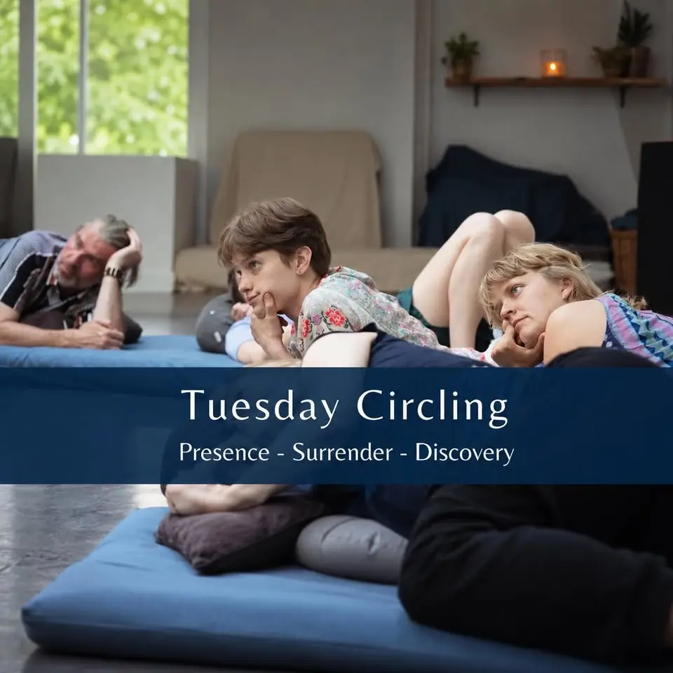 Tuesday Circling in Virkelig