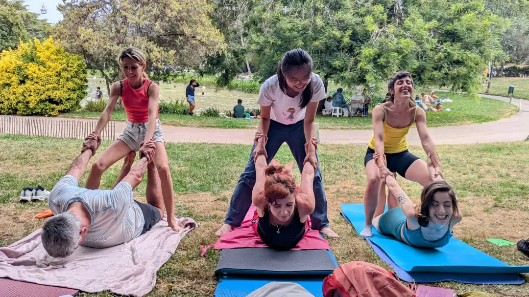 💆♀️ Aprende en grupo a dar y recibir Masaje Tailandés en el parque 🌳