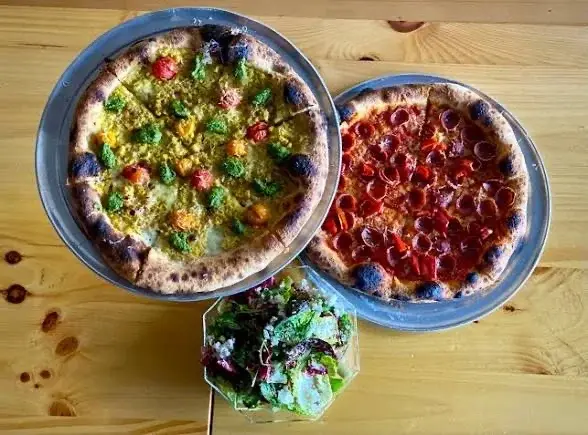 Jules: Pizza for 4