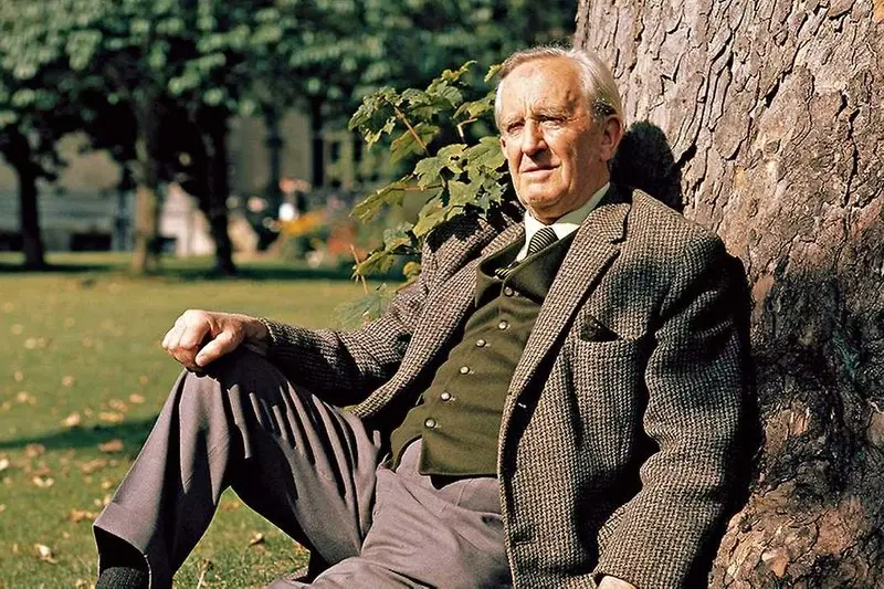 J. R. R. Tolkien – příběh spisovatele, který vdechnul život Středozemi