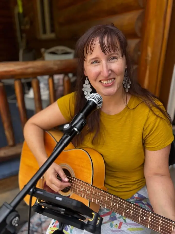 Beth Staidl at Roll-On-Records 🎶
