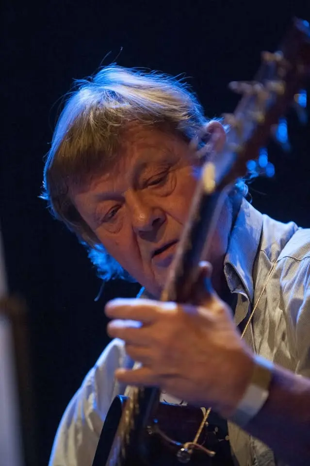 Poezie a hudba – koncert na dvorku – Vladimír Merta „80“ a Ondřej Fencl