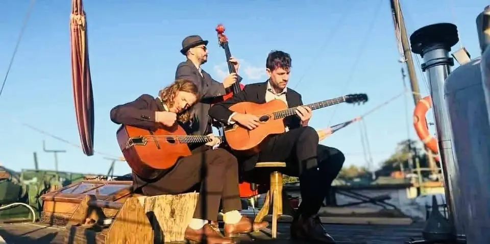 Castro Trio spelar Django Jazz đ„ Lördag 11/4