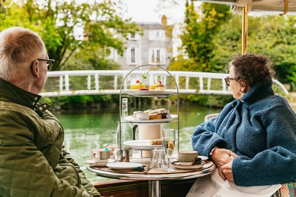 Oxford: River Cruise w/Afternoon Tea - Daily 