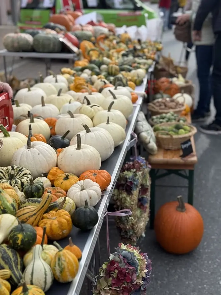 Herbstmarkt, mit Kinderflohmarkt und verkaufsoffenen Sonntag