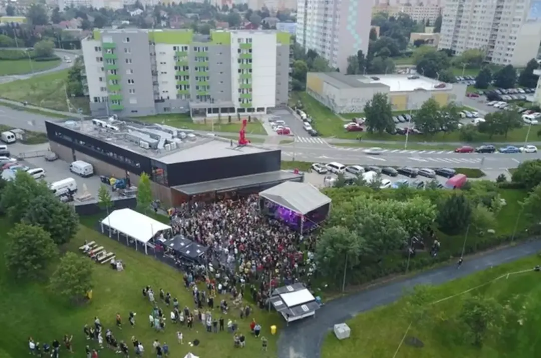 Léto s živou hudbou na H2 v Pivovaru Hostivar