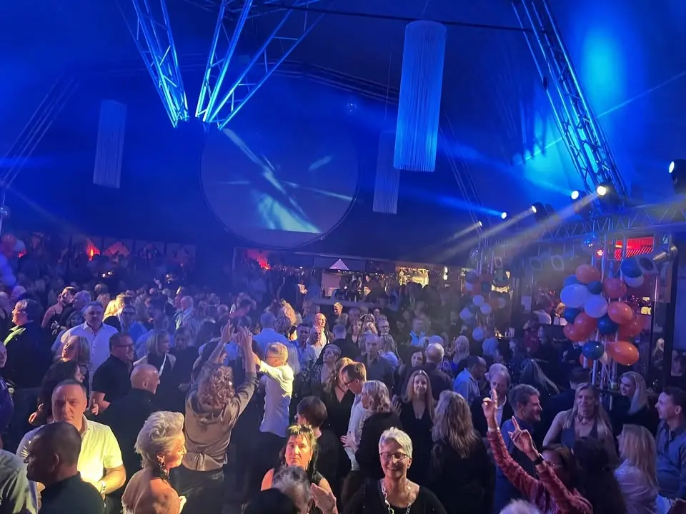 BadenMedia Ü-40 Schlager und Discofoxparty: Weingarten, Kärcherhalle