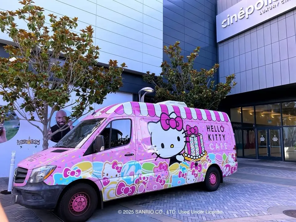 Hello Kitty Cafe Truck West - San Mateo Appearance