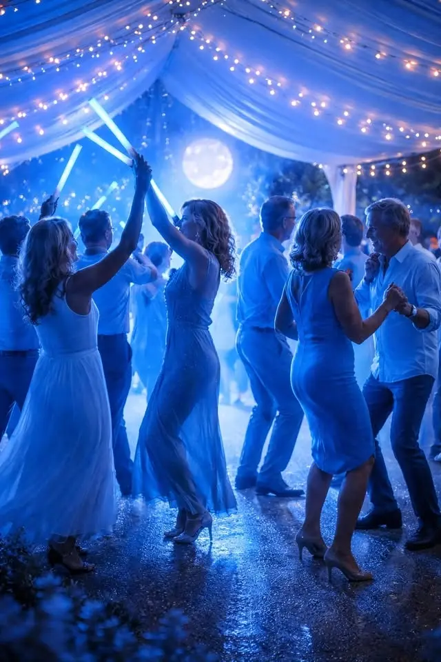 CE SOIR ON DANSE! BLUE MOON DJ Marty Mc Fly, Iles St-Hélène, âges +-40 et plus
