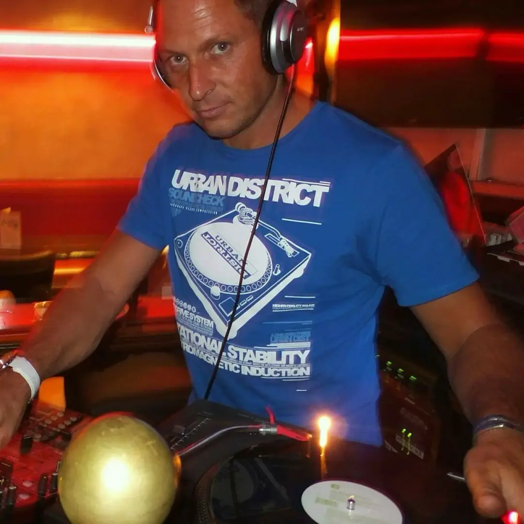 mittendrin mit Deacon Frost Jr !FREE ENTRY