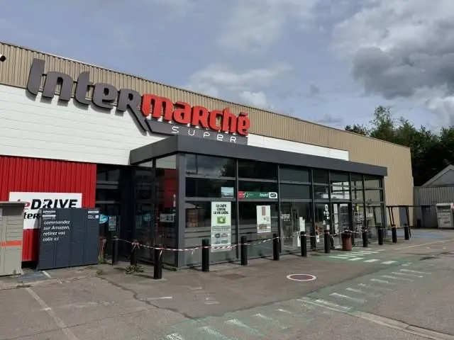 MATERIEL ET STOCK INTERMARCHE LE RABODEAU (80 LOTS) 