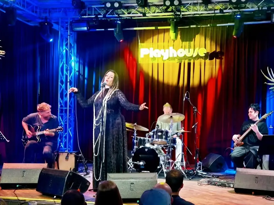 Stína Ágústsdóttir med Linder/Hourdakis/Ågren