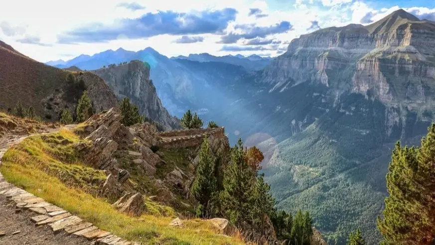 🗻 [ EXPATS ] PYRENEES: ORDESA & THE KINGDOM OF MONTE PERDIDO - Author’s Edition