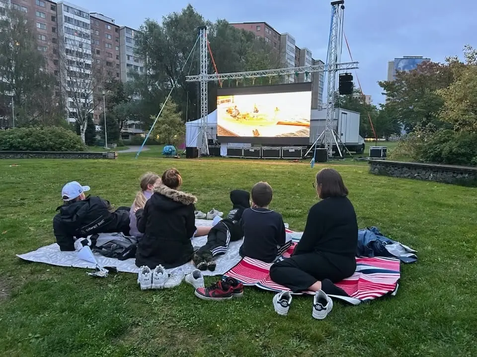 Utomhusbio i positivparken- save the date