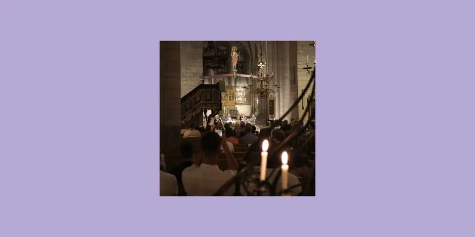 Under valven - Hur vågar man tro på något? De personliga och politiska farorna med religion.