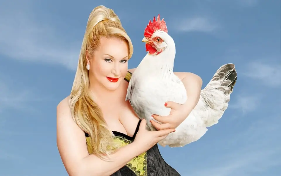 Senftenberg: Daphne de Luxe "Artgerecht - Ein tierisch menschliches Programm" AmphiTheater open air