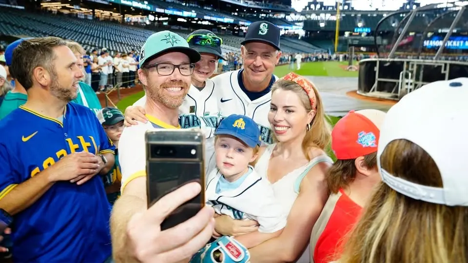 Seattle Mariners Legends Photo Day - Vip Experience