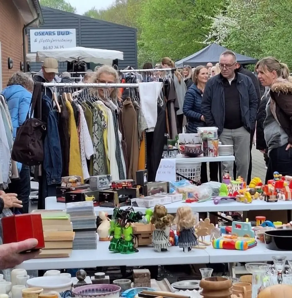 UDENDØRS LOPPEMARKED - 7 JUNI SILKELOPPEN