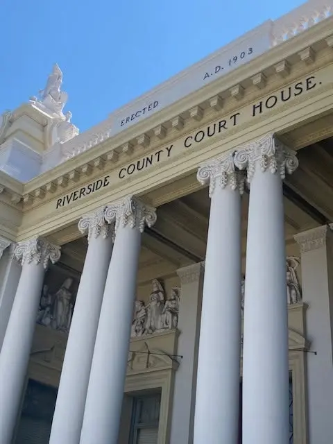 Courthouse, Murals, and Heroes Tour