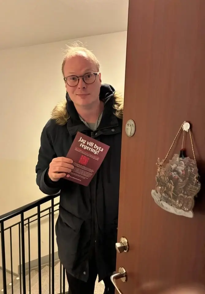 Dörrknackning Rinkeby Torg med Anders Österberg, bitr. finansborgarrådet