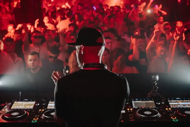 DJ EZ