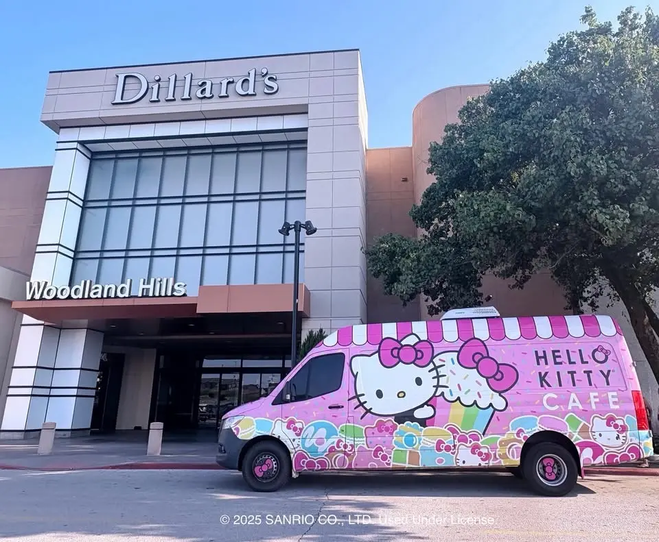 Hello Kitty Cafe Truck Central - Tulsa Appearance