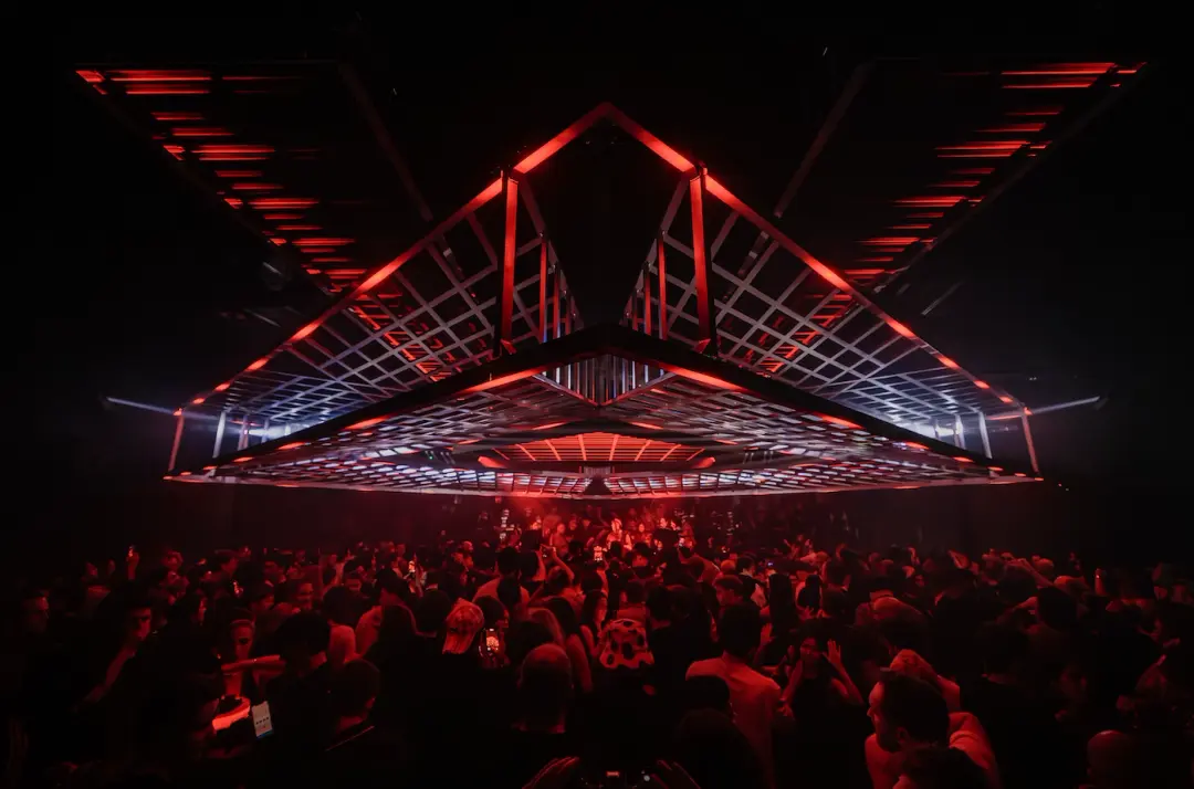KAAZE (WORLD EXCLUSIVE SET), SARAH DE WARREN + MORE