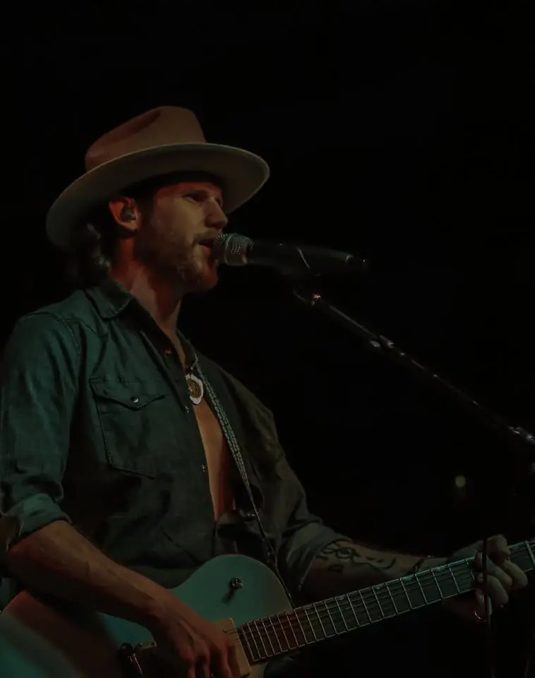 Daniel Holmes LIVE