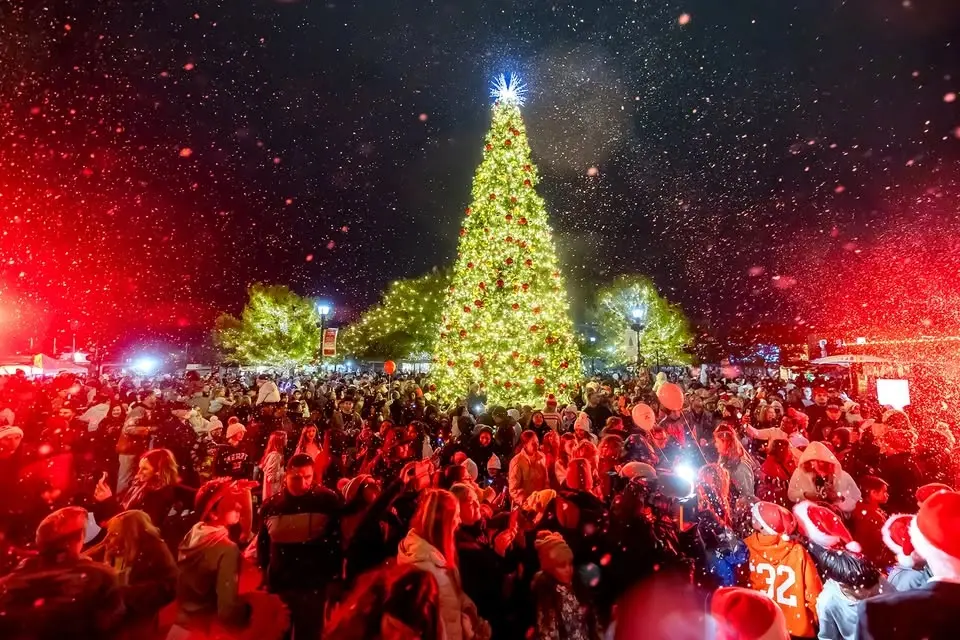 Christmas on the Square Presented By Specialty Land Services LLC