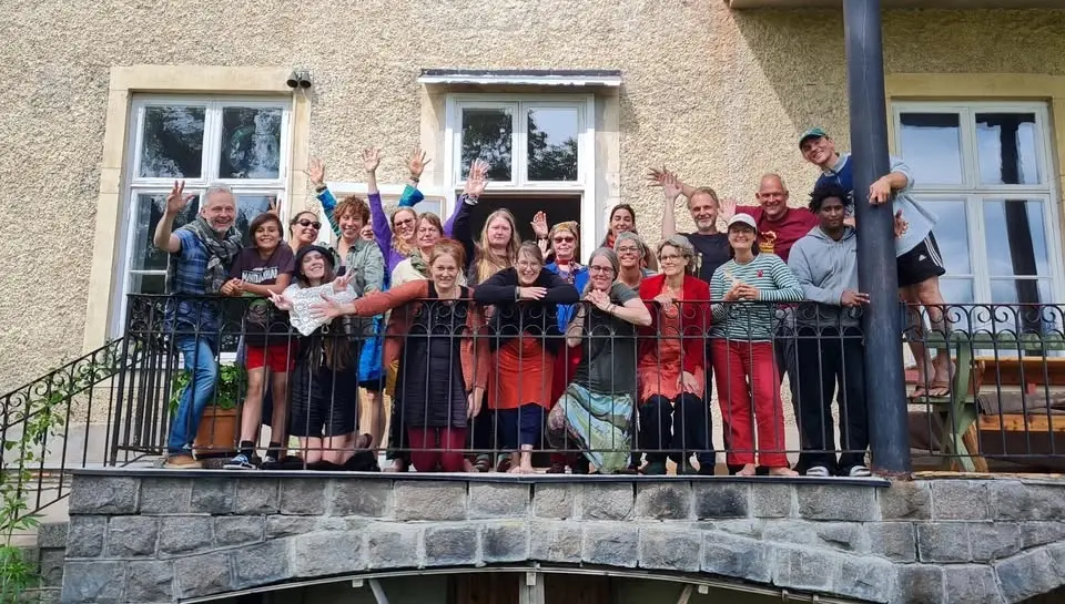 Ekopedagogiskt läger 2026 för fred och klimaträttvisa. Tema: Medskapa hållbar demokrati!