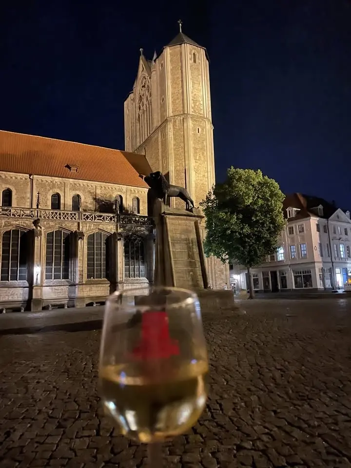 Geschichte im Glas – Tatort Braunschweig | Weinwanderung