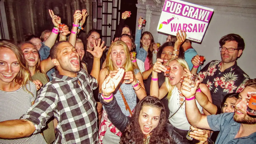 Explore the Best Bars with Local Guides!