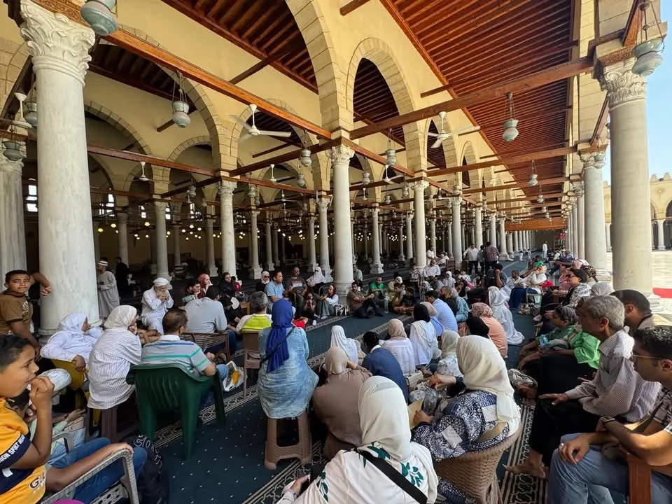 تمشية في مجمع الأديان.