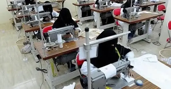 توزيع جلباب مجانا للفقراء و المحتاجين 