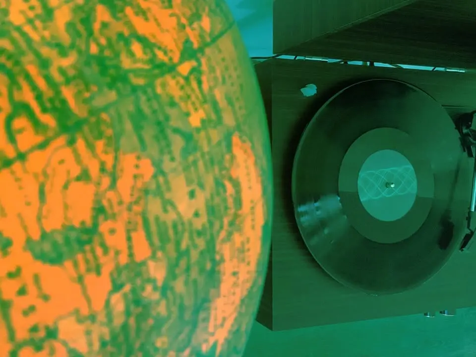 /// Vinyl Hou(r)s Record Club #04 with Katharina Ernst ///