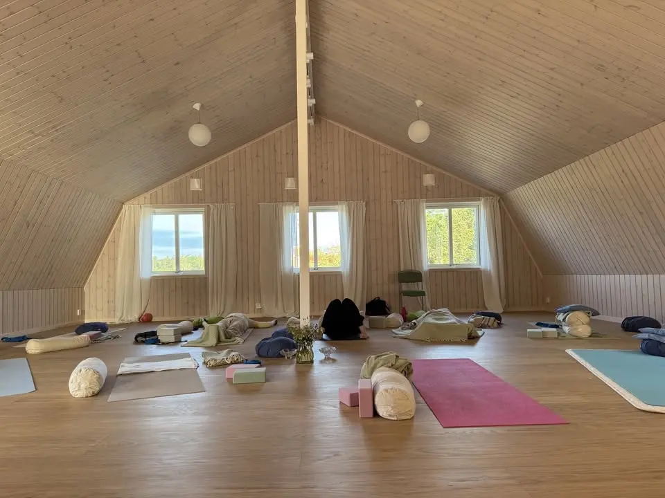 Hatha och yinyoga retreat på Gullnäsgården