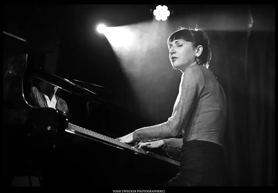 Hila Kulik Group at Donau115