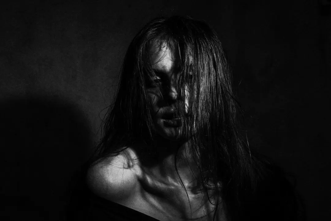 Sofia Isella-Her Desire,The Nemesis UK/EU Tour 2026,support: Seb Lowe