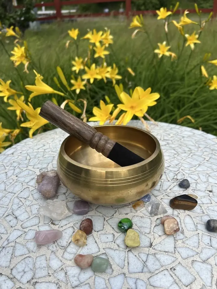 Klangskålsmeditation med frukostkorg
