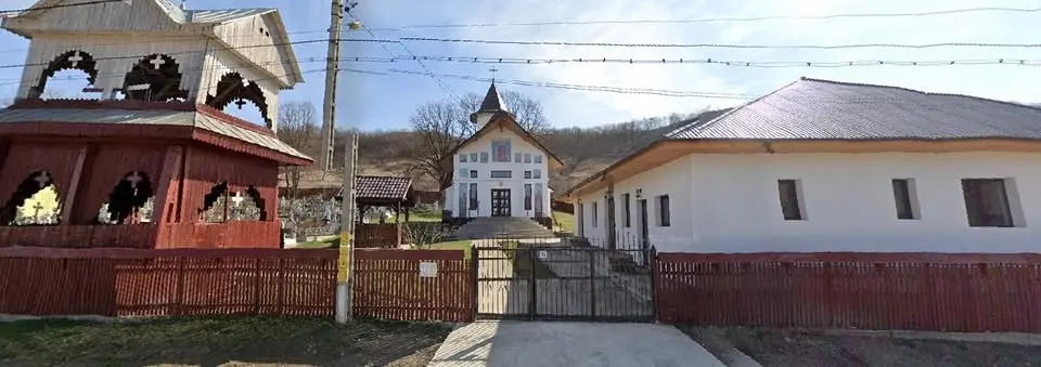 Să nu lăsăm uitarea să crească acolo unde odihnește iubirea...