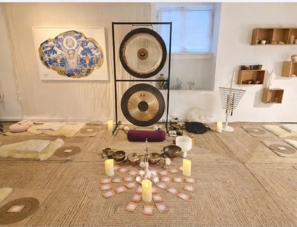 Resonansfeltet - Cirkel, Ceremoniel Cacao & Gongbad.