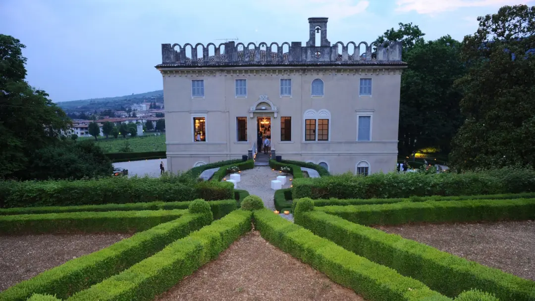 Guerrieri-Rizzardi - Amarone vine med HJH KBH